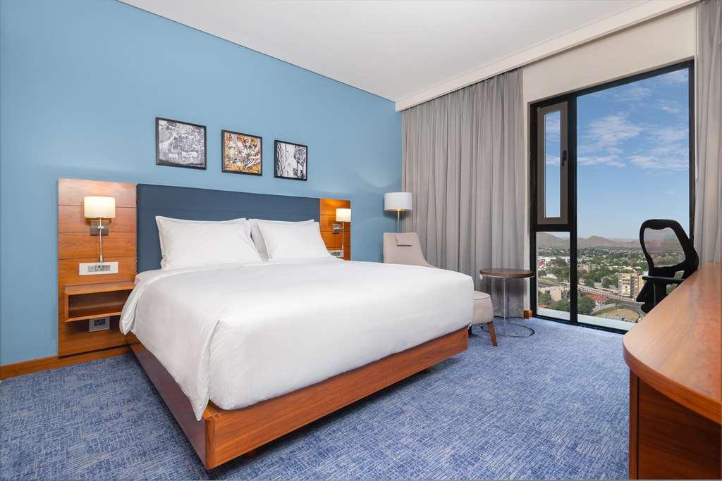 Hilton Garden Inn Windhoek Quarto foto